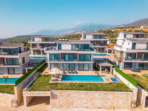 Bazén v ubytování Kalkan Luxury Villas With Panoramic Sea View nebo v jeho okolí