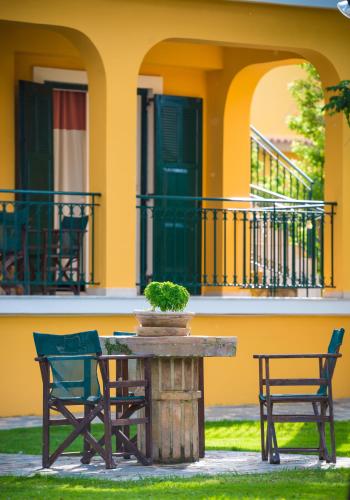 Gallery image of Zarkadis Beach Apartments in Tsilivi