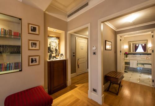 Perpustakaan di hotel