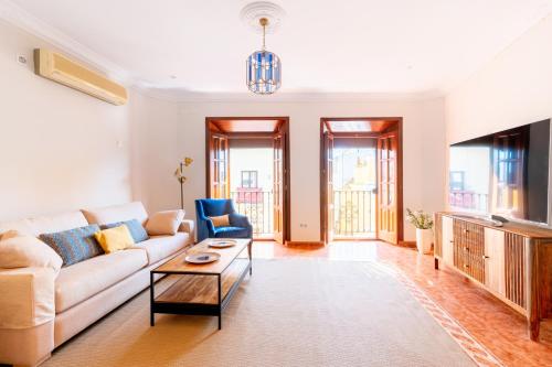 AoA Green Gardens Family House