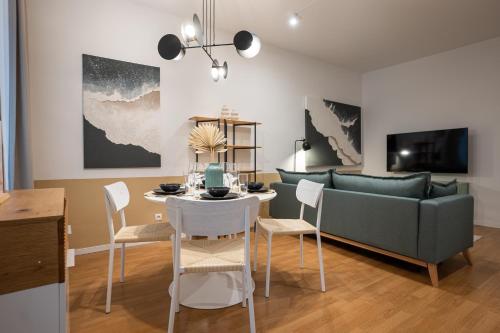 42 m2 central bright apartment with a terrace