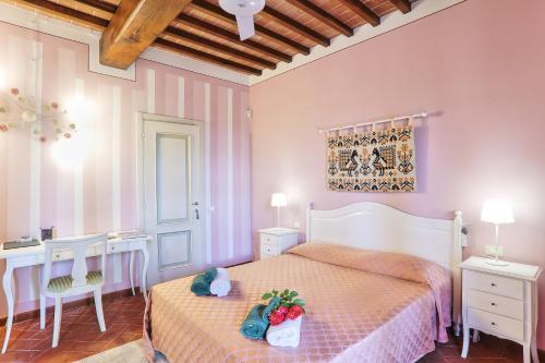 Postel nebo postele na pokoji v ubytování Luxury Home in Tuscany near Pisa and Florence - Two Bedrooms 41 PL