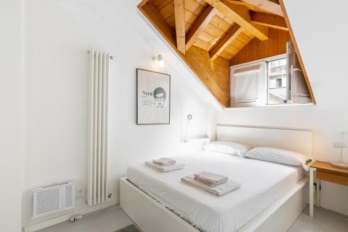Easylife - Milano - Cola Montano 3 - Isola