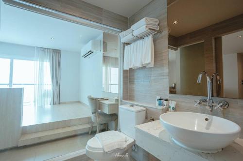 Ένα μπάνιο στο Worita Cove Hotel