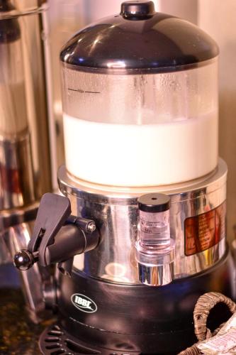 Kemudahan buat kopi dan teh di Barigui Park Hotel