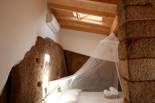 Photo de la galerie de l'établissement Casa do Meio em Quinta de São Pedro de Vir-a-Corça, à Monsanto