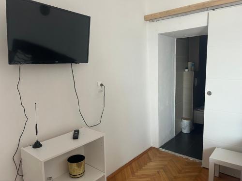 Μια τηλεόραση ή/και κέντρο ψυχαγωγίας στο Apartmani Dramalj