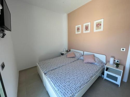 Postel nebo postele na pokoji v ubytování Vivienda en Granada, Cortijo Balcón Cotobro, Almuñécar, Casa con piscina y vistas increíbles