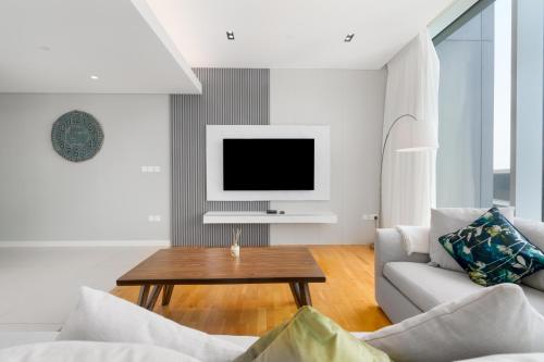 Brand new 3 Bed apt in Bluewaters