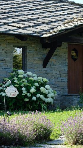 Κήπος έξω από το Dionisia's Home, Pool, Spa on Monviso UNESCO ALPS