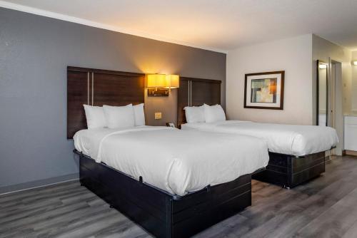 Letto o letti in una camera di Suburban Studios Rock Hill Northeast I-77