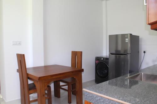 Una cocina o cocineta en Villa Janaliya