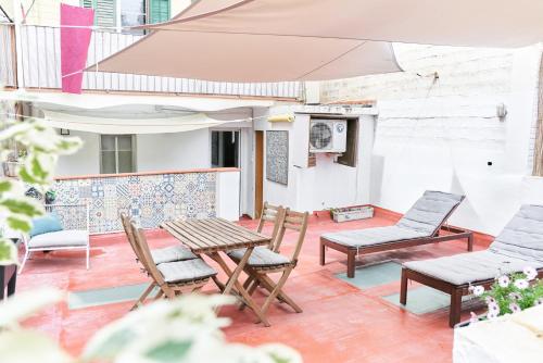 HA Diputació terrace apartment
