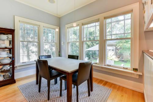 Gambar di galeri bagi Charming MPLS Home with Patio - Walk to Uptown! di Minneapolis