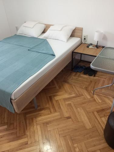 Voodi või voodid majutusasutuse Airport MD rooms toas