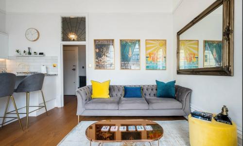 Seaside Balcony Retreat By Mrs Butler Relocation Accommodation Brighton photo 26
