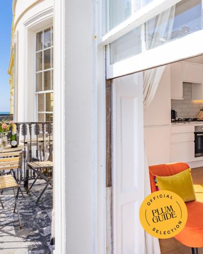 Seaside Balcony Retreat By Mrs Butler Relocation Accommodation Brighton photo 11