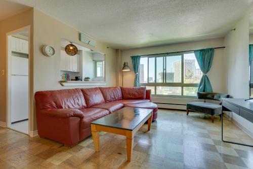 Ruang duduk di Downtown Seattle Condo with Rooftop Deck and Views!