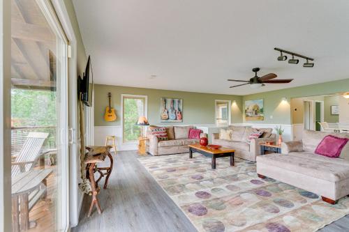 Gallery image of Skyview Retreat Cabin with Mountain Views! in Robbinsville