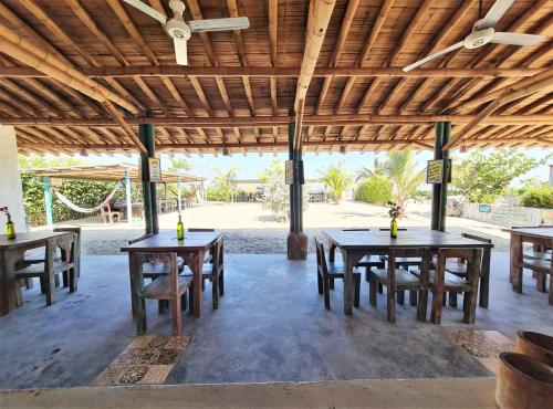 Eco-Hotel Chevere Beachにあるレストランまたは飲食店