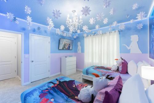Katil atau katil-katil dalam bilik di Spacious Home with Private Pool SPA Game Room