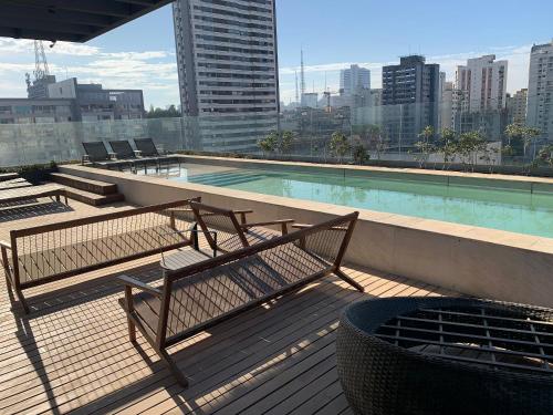 Het zwembad bij of vlak bij 502 | Studio exclusivo na Rua Oscar Freire Novo