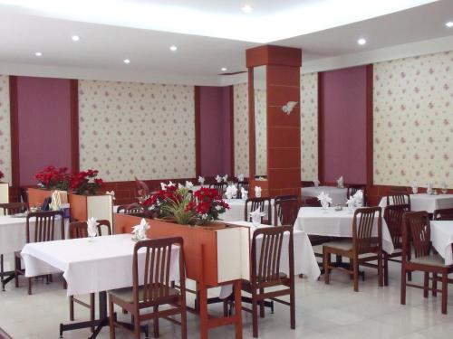 ห้องอาหารหรือที่รับประทานอาหารของ โรงแรมฟลอริดา