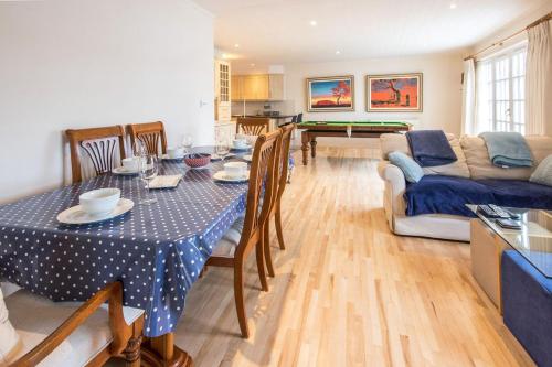 Windrush Lake 55 & 56, The Lodge – Photos 3