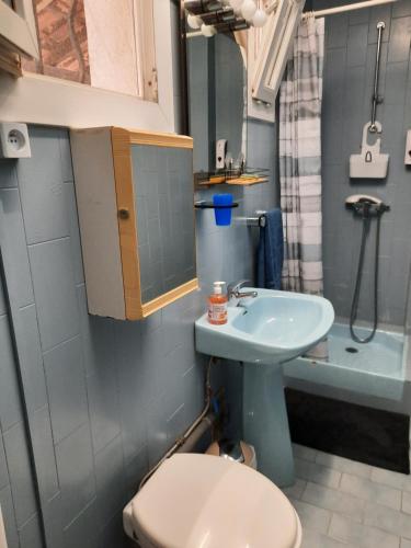 Koupelna v ubytování Chambre SOLO Toulon Ouest
