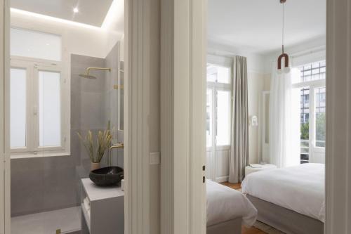 Three Bedroom Acropolis Loft by Idiosyncrasy Collection