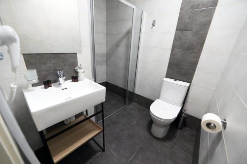 Un baño de Hotel Golden lemon Готель Золотий лимон