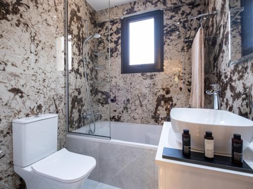 Koupelna v ubytování Jasmine Dreams 1bed Apt Wpool