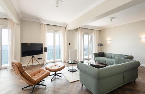Primavera, Seafront 3BD Apt with Seaview