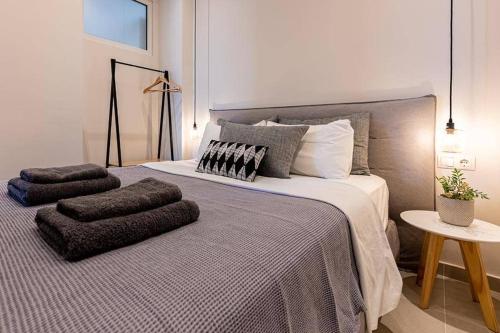 Postel nebo postele na pokoji v ubytování 2br Suite White gea with private pool no01