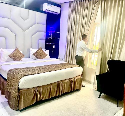White Court View Hotels – Photos 3