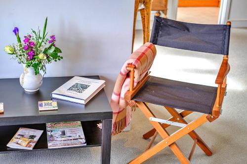 Posezení v ubytování Finest Retreats - Kings Wharf - Luxury Riverside Home