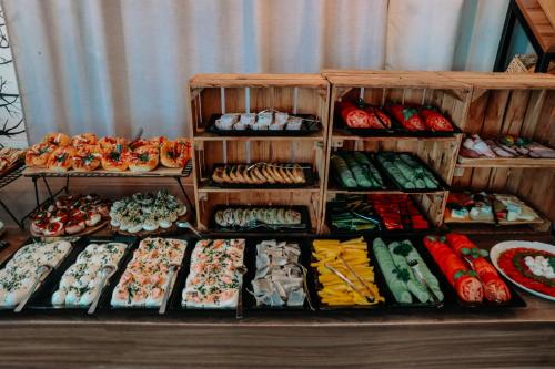 Jídlo v hotelu nebo okolí