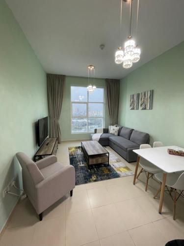 Posezení v ubytování One bedroom new brand in ajman