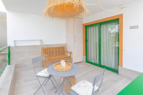 Χώρος καθιστικού στο Exclusive Design Loft with air-conditioning 7 minutes from the beach