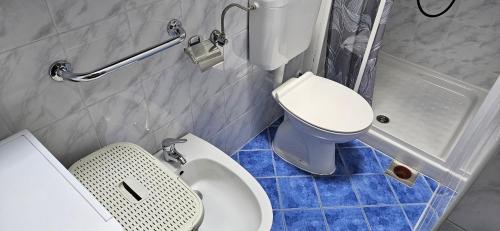 Et badeværelse på Nice city apartment Laguna 36