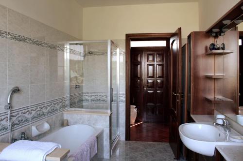 Ванна кімната в Room in Guest room - La Culla Tra I Vigneti - Stanza