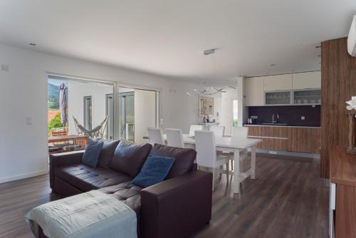 Amazing Sintra- Private Pool & Views by LovelyStay