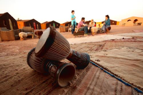 Επισκέπτες που μένουν στο Bivouac M'hamid Le Pacha