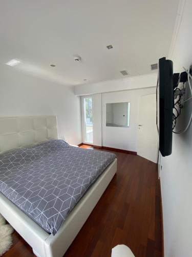 Ένα ή περισσότερα κρεβάτια σε δωμάτιο στο Villa Alana GANZE VILLA - POOL - SAUNA - JACUZZI 200m2