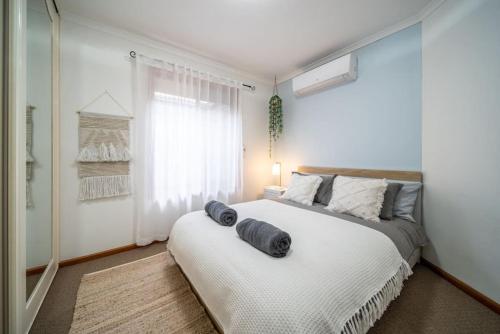 Gallery image of Amazon at Seacombe Gardens in Sturt