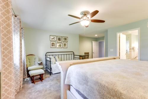 Gallery image of Dock and Hot Tub Lakefront Camdenton Haven! in Camdenton