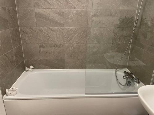 Koupelna v ubytování Apsley Haven with a Touch of Luxury