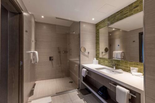 Un baño de Radisson Blu Hotel & Residence Nairobi Arboretum