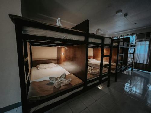 Katil atau katil-katil dalam bilik di Fuente Hotel de Cebu