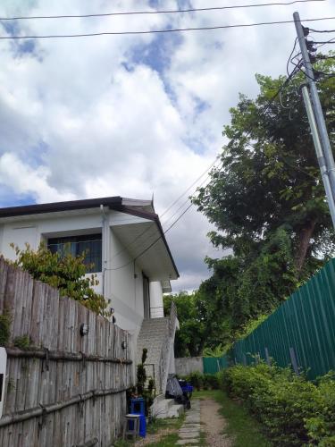 Edificio en el que se encuentra el albergue